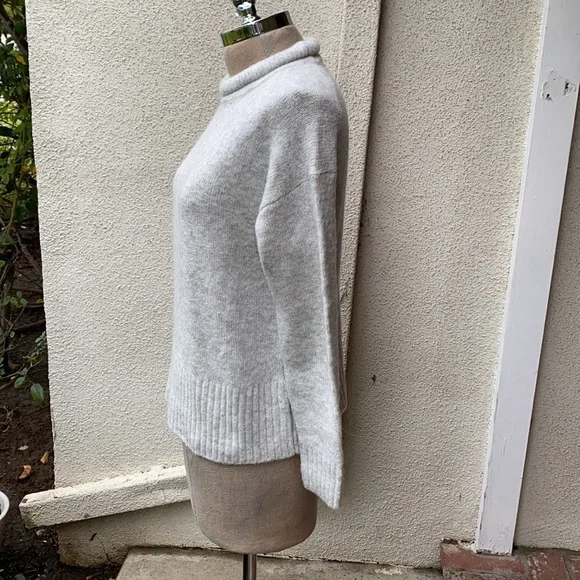 Madewell alpaca/wool blended with other material. Gorgeous stretchy sweater! - Picture 6 of 11